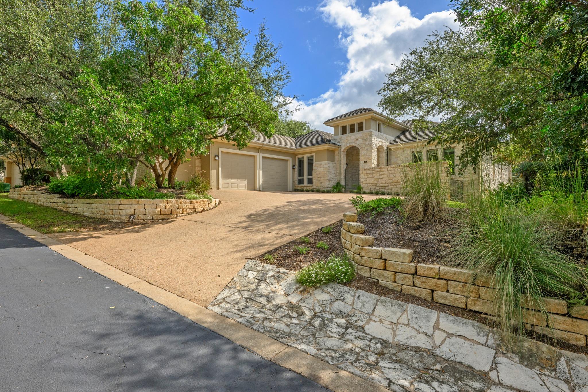 Listing photo 1 of 2305  Barton Creek Blvd  #39