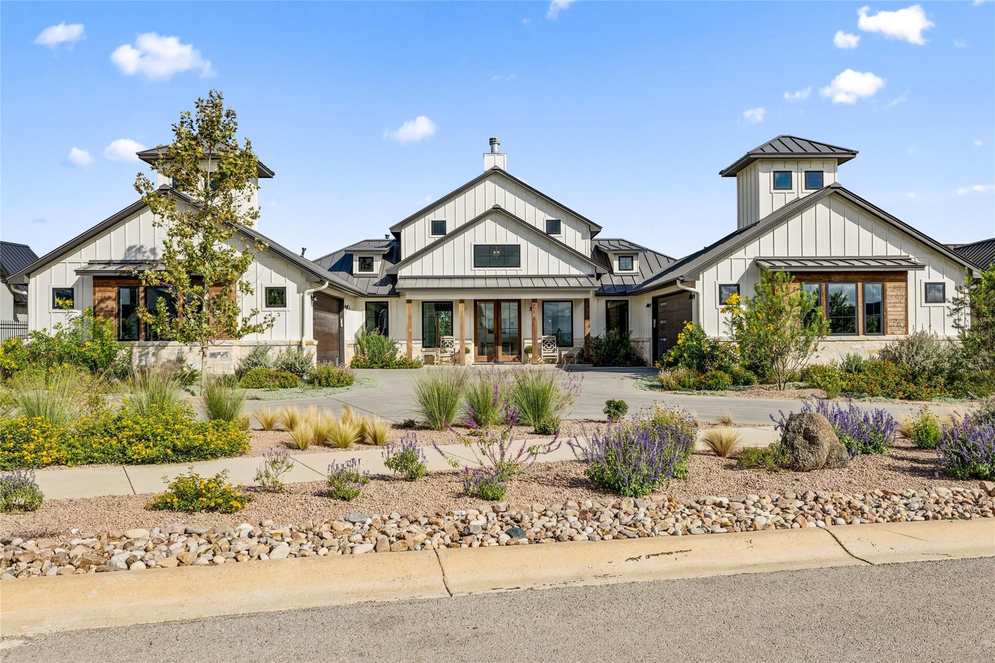 Listing photo 1 of 216  Interlaken St
