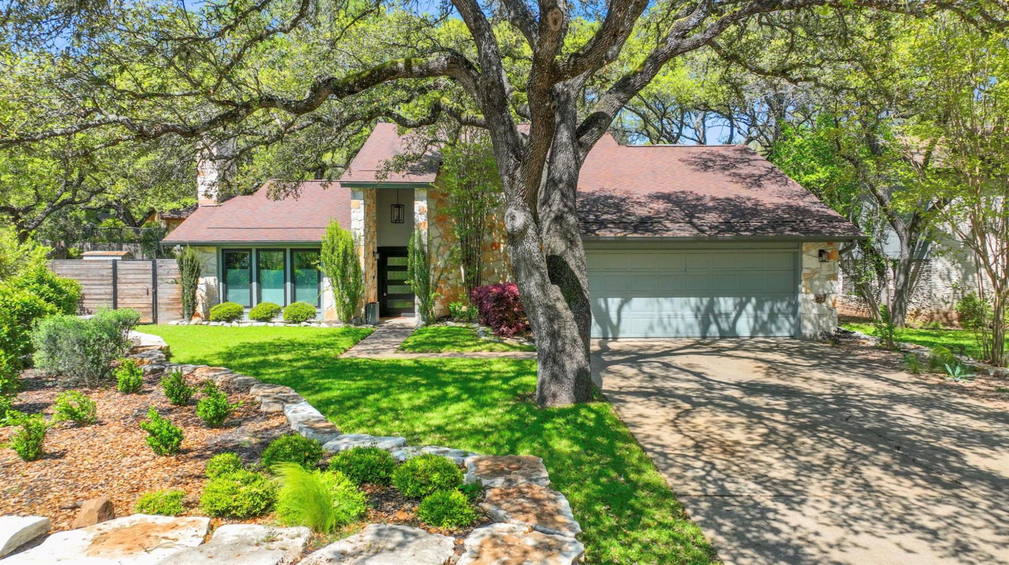Listing photo 1 of 6206  Bend Of The River Dr