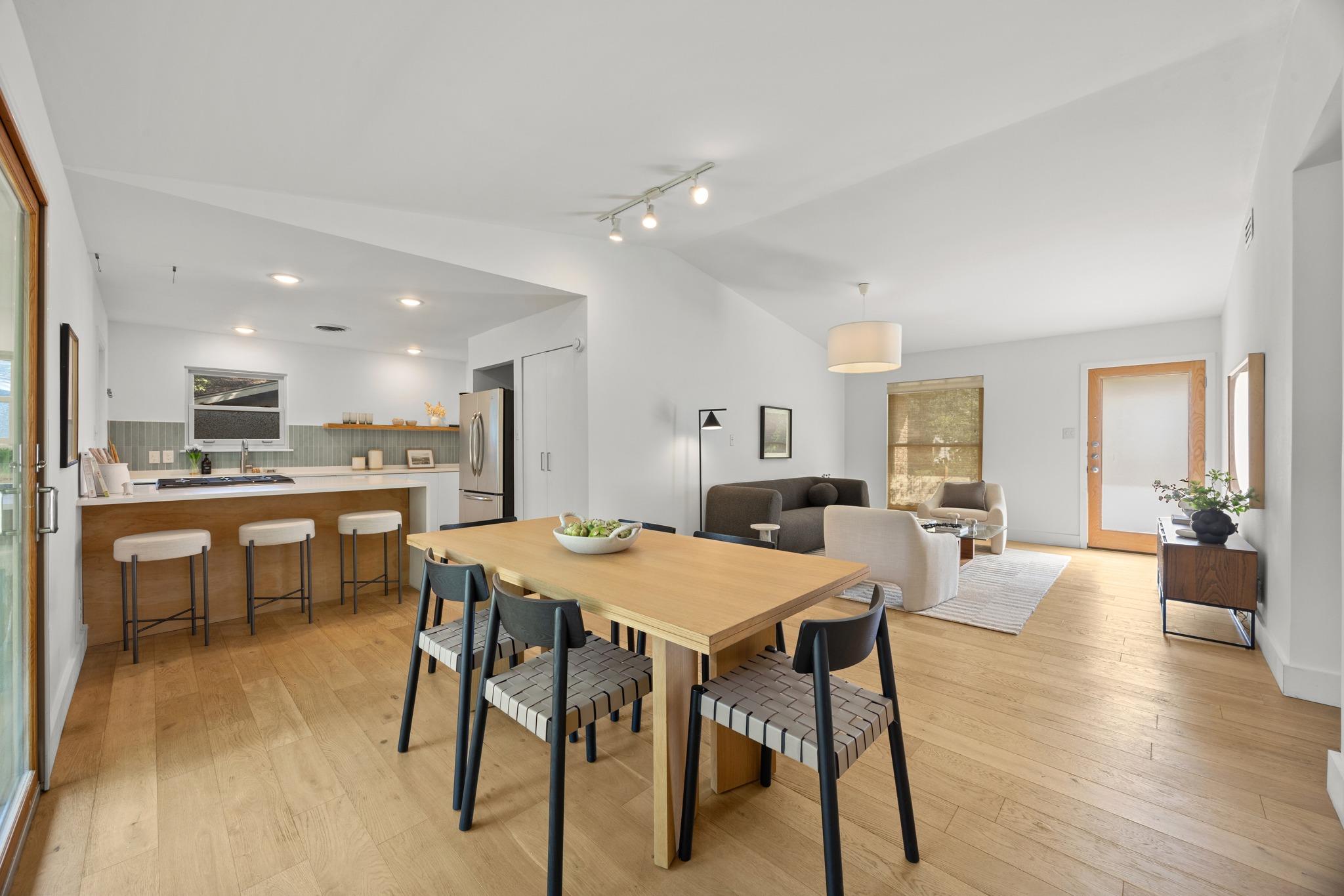 Listing photo of 2704  Nottingham Ln