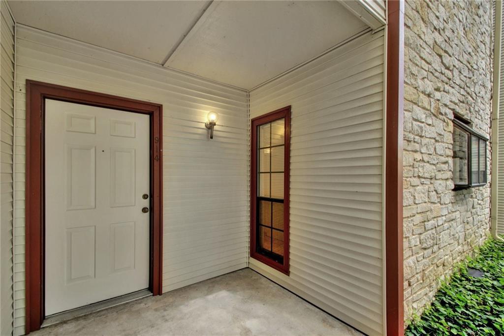 Listing photo 1 of 1510 W North Loop Blvd  #914