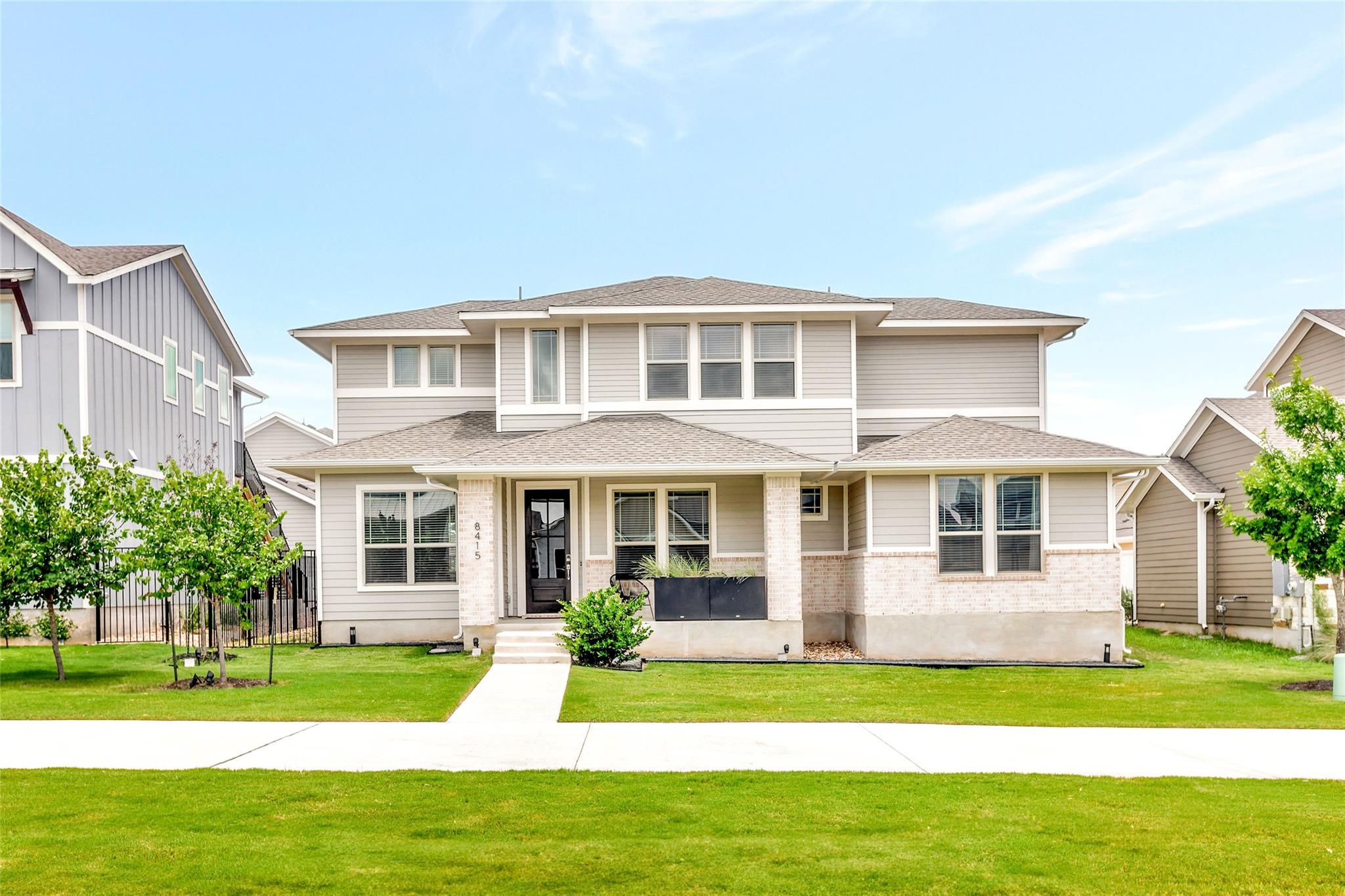 Listing photo 1 of 8415  Laughlin Ln