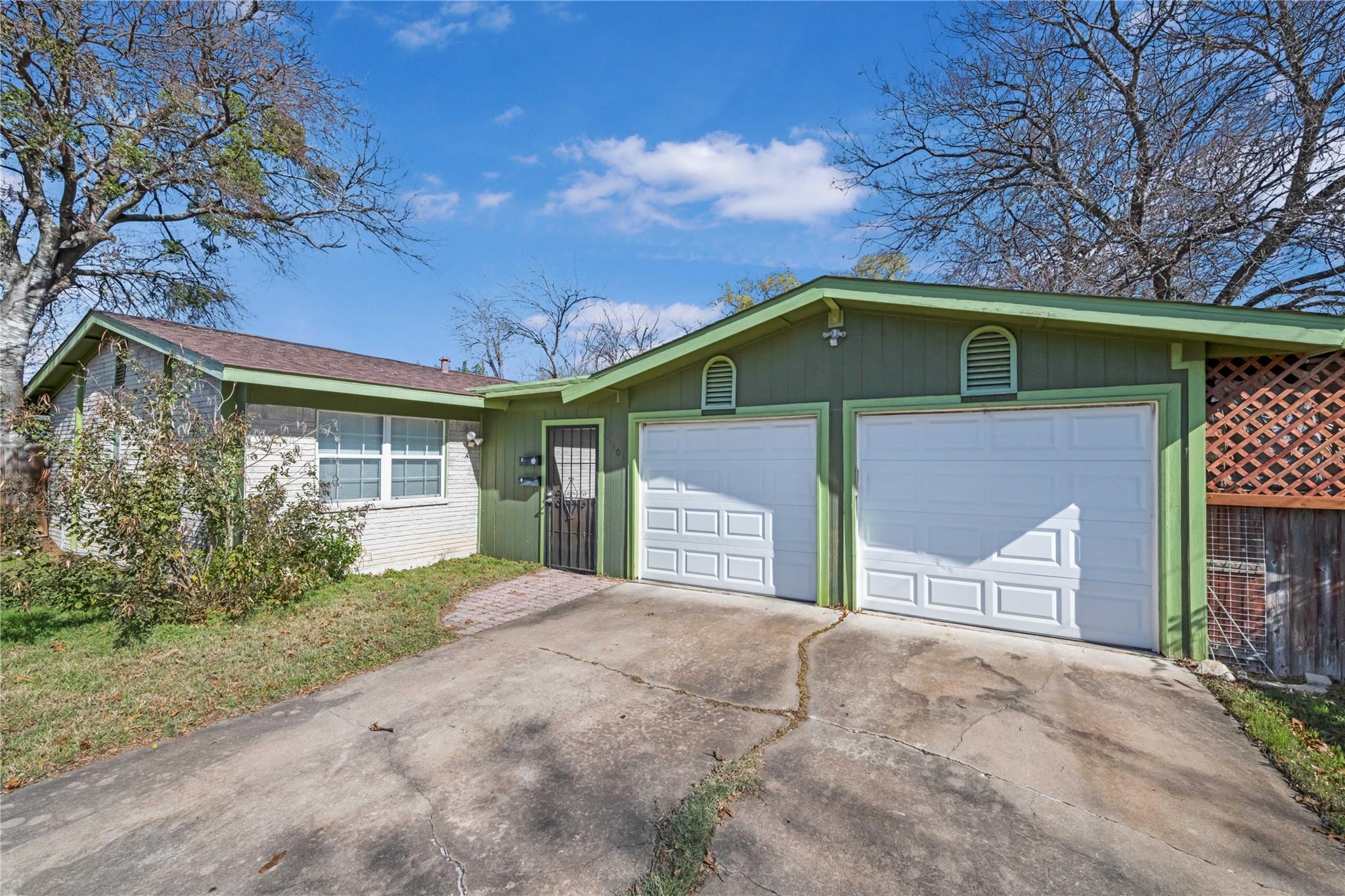 Listing photo 1 of 5801  Wellington Dr  #A