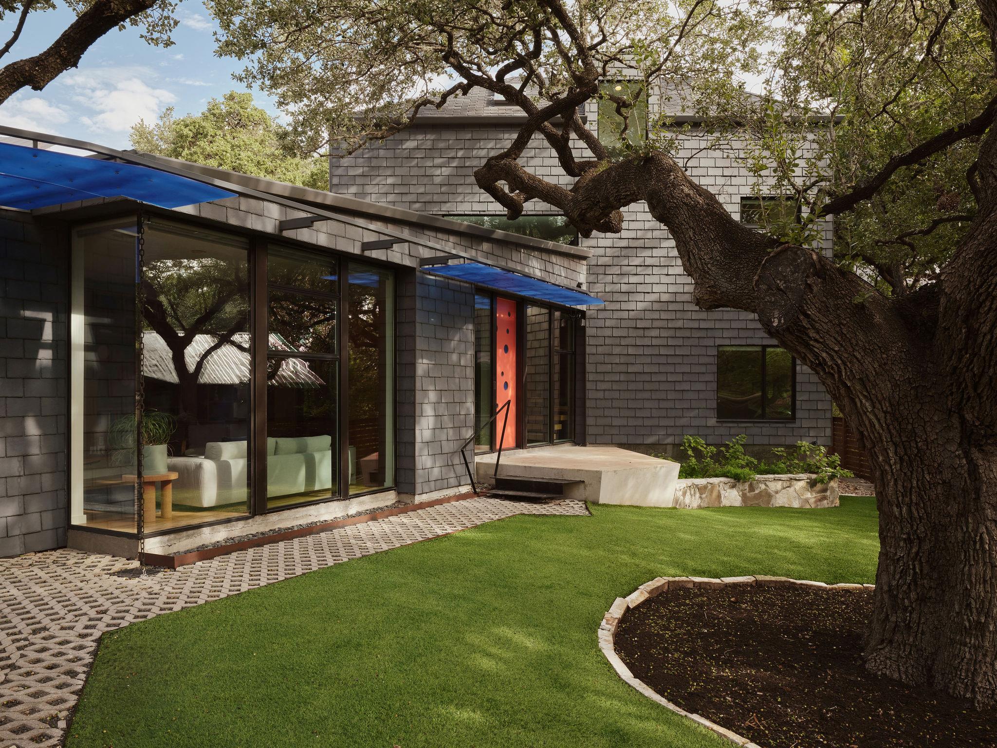 Striking contemporary architecture integrates sea