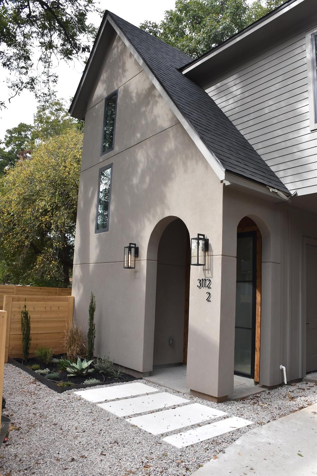 Listing photo 1 of 3112  Prado St  #2