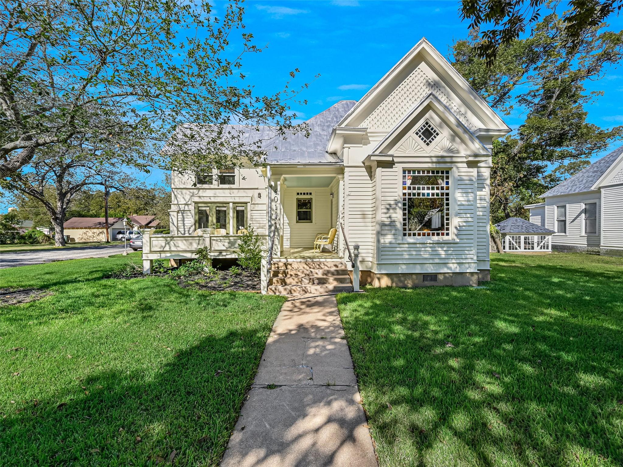 Listing photo 1 of 601  Gresham St