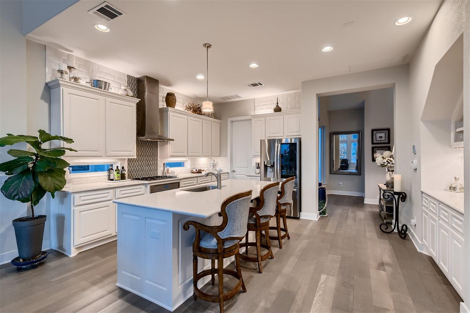 Listing photo 1 of 404  Marina View Way