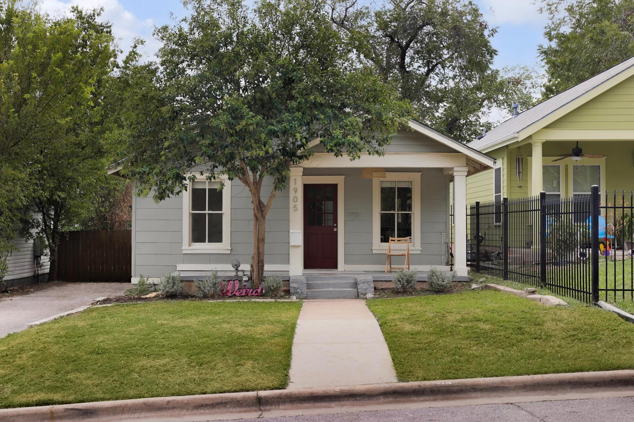 Listing photo 1 of 1905 E 18th St