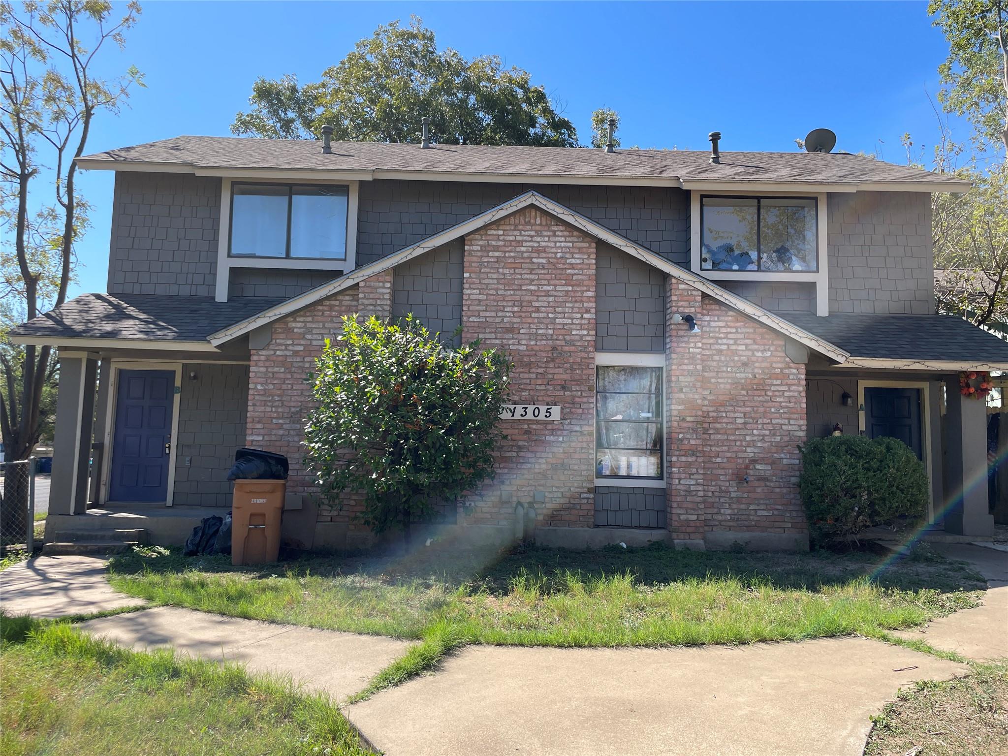 Listing photo 1 of 1305  Dobie Dr  #B