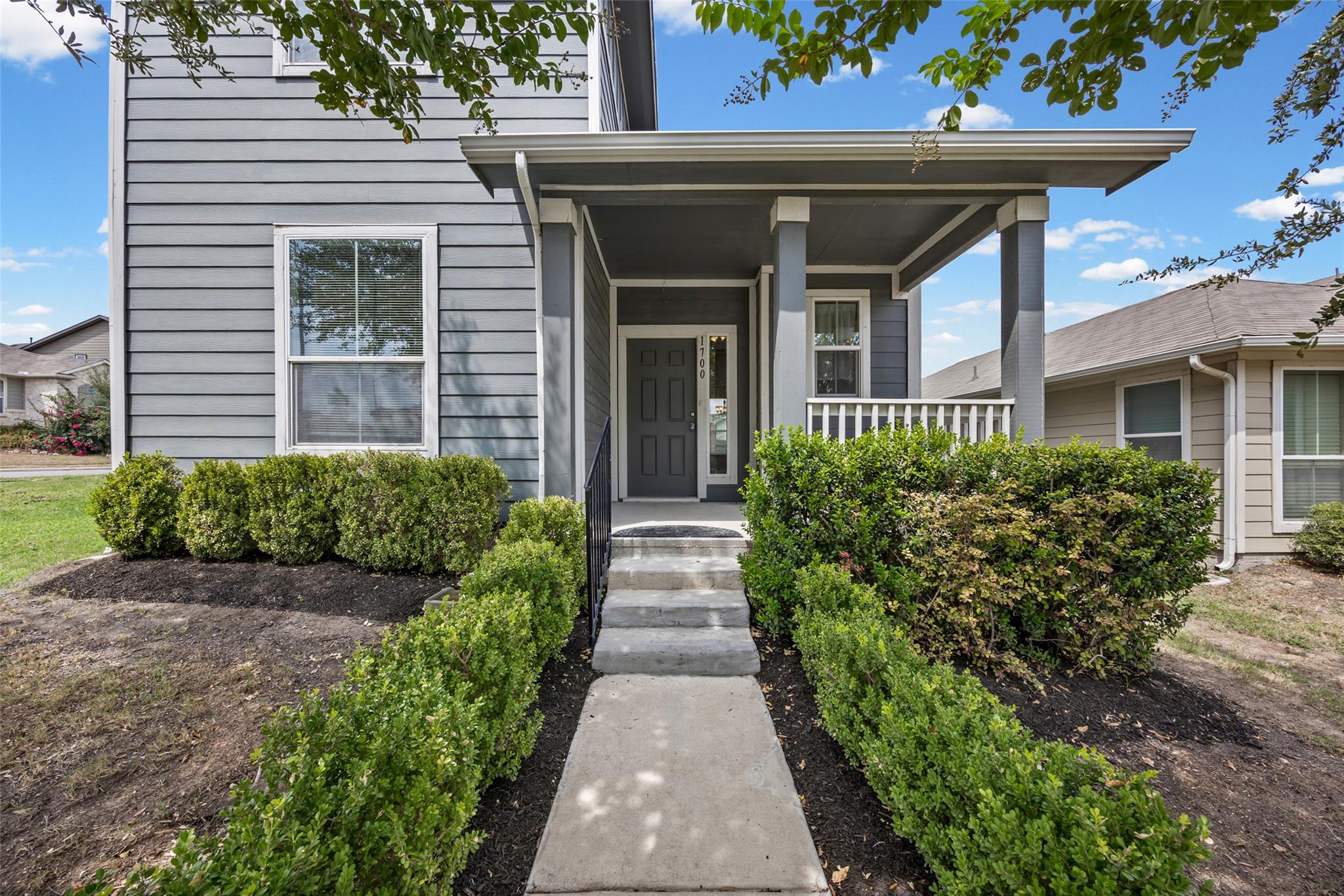 Listing photo 1 of 1700  Arborside Dr