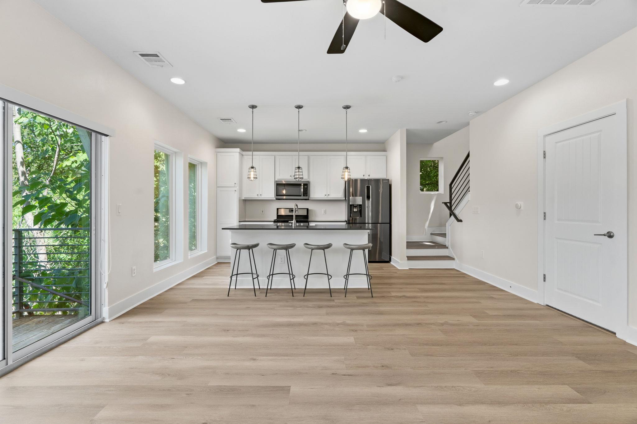 Listing photo 1 of 1160  Lott Ave  #B