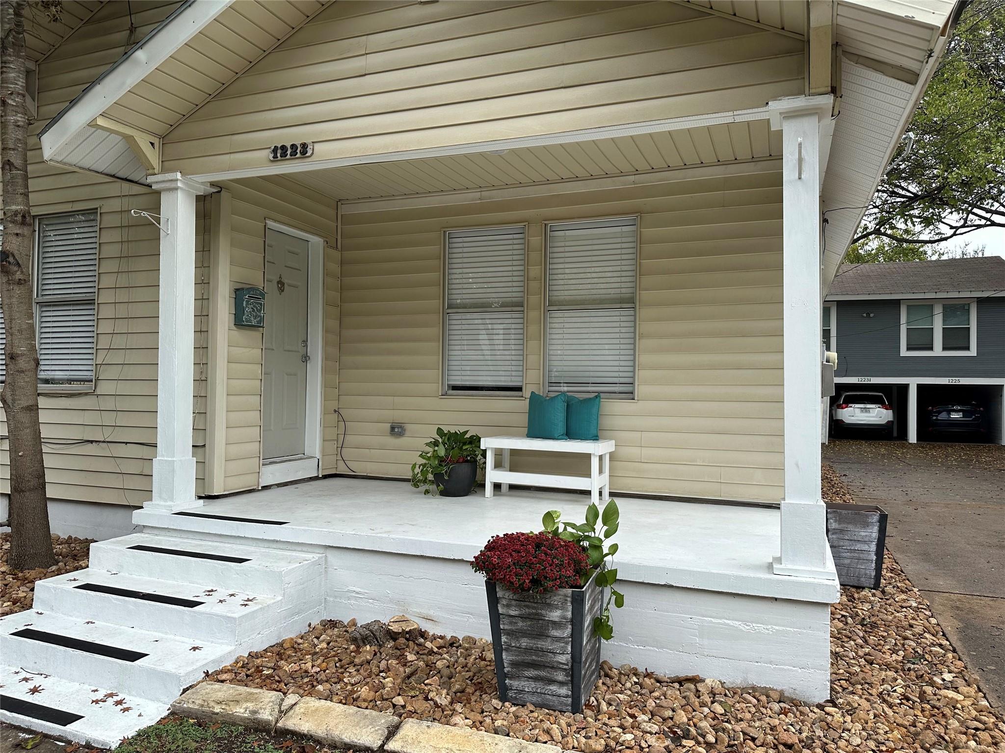 Listing photo 1 of 1223 S Austin Ave S