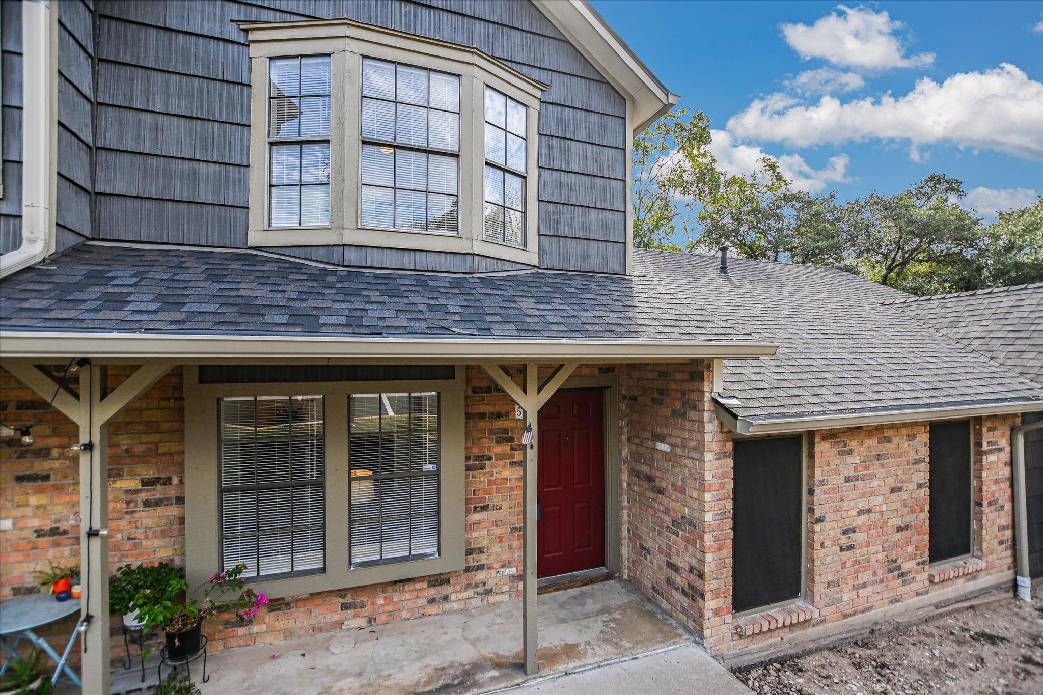 Listing photo 1 of 11821  Bittern Hollow Holw  #5
