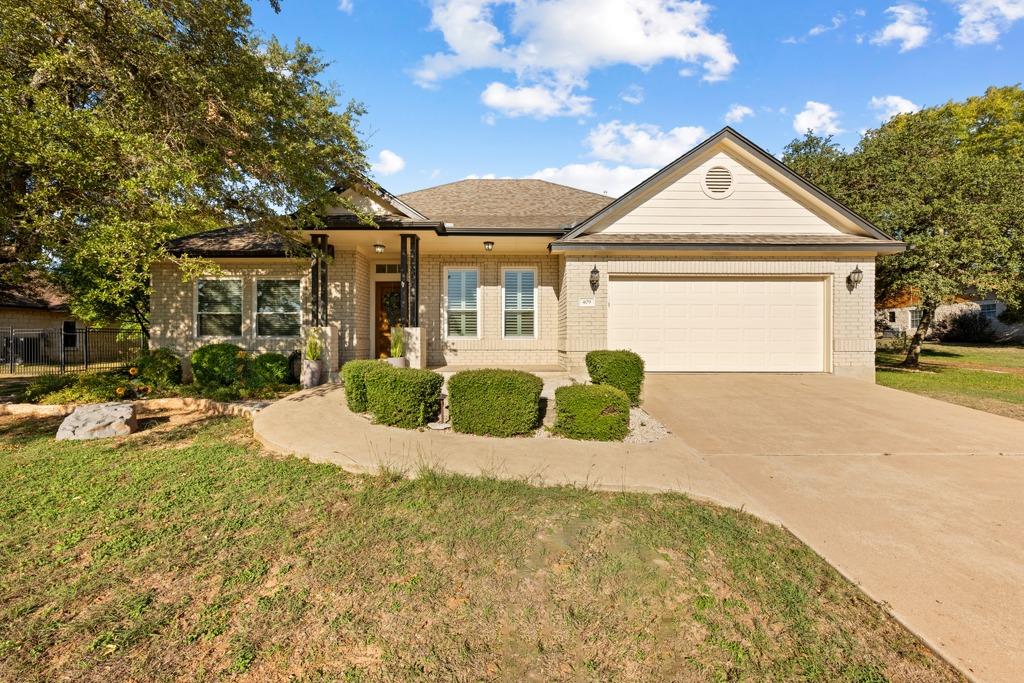 Listing photo 1 of 409  Shadywood Ln