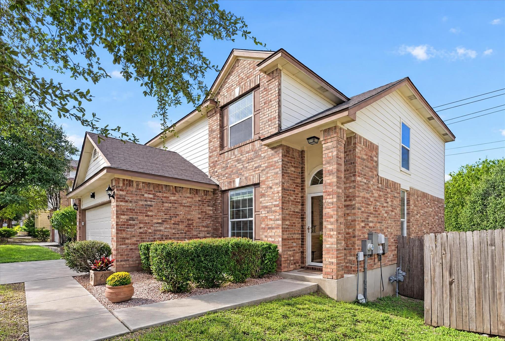 Listing photo 1 of 11212  Fletcher Hall Ln