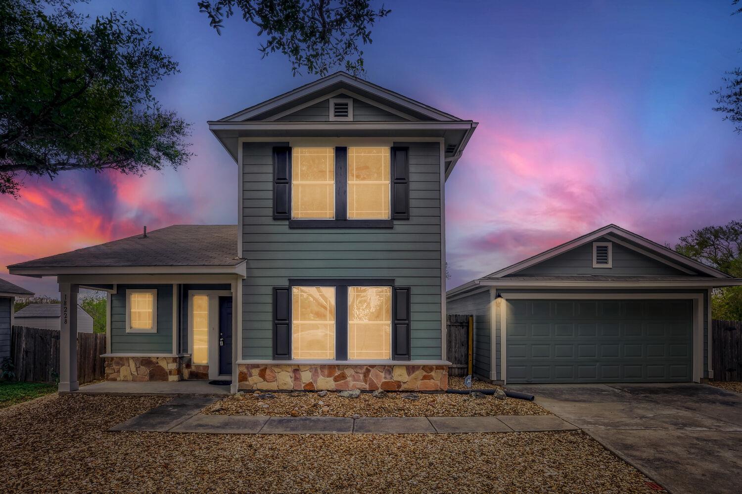 Listing photo 1 of 18228  Flat Head Dr