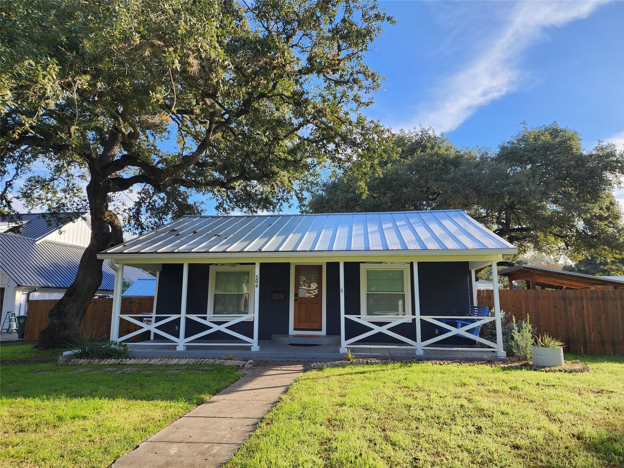 Listing photo 1 of 506 S Church St