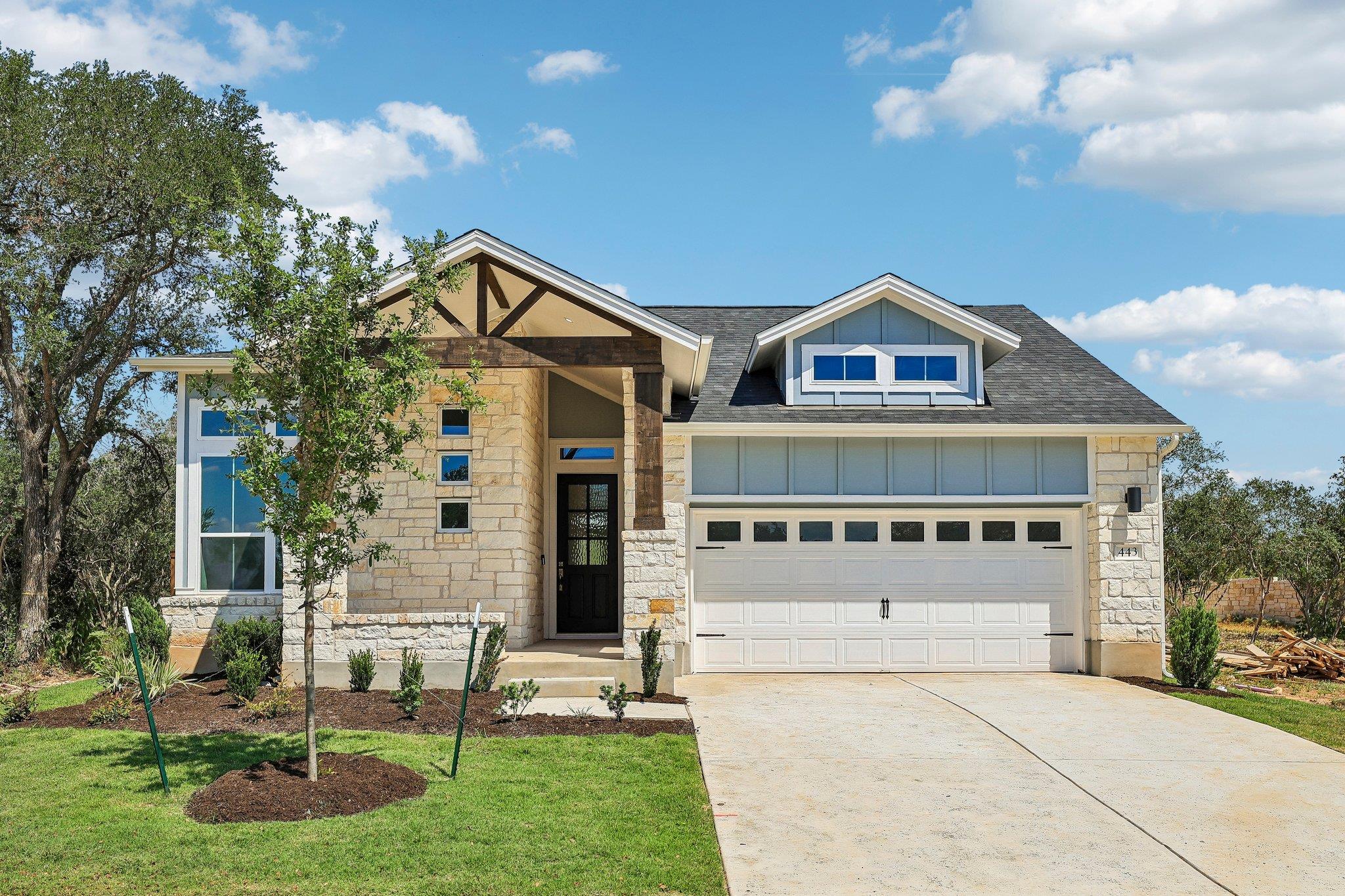 Listing photo of 443  San Saba Dr