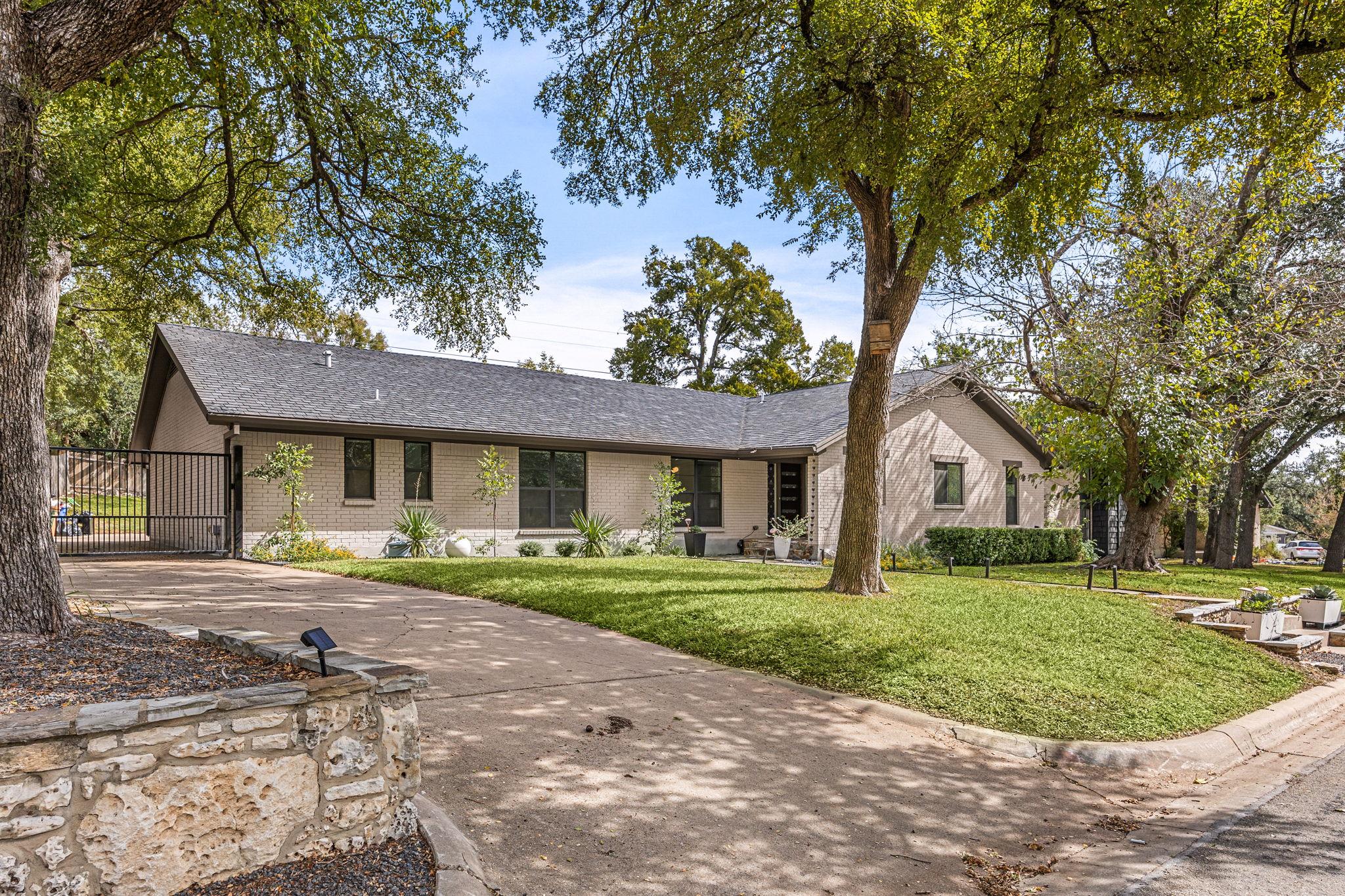 Foto del anuncio 1 de 9421  Spring Hollow Dr