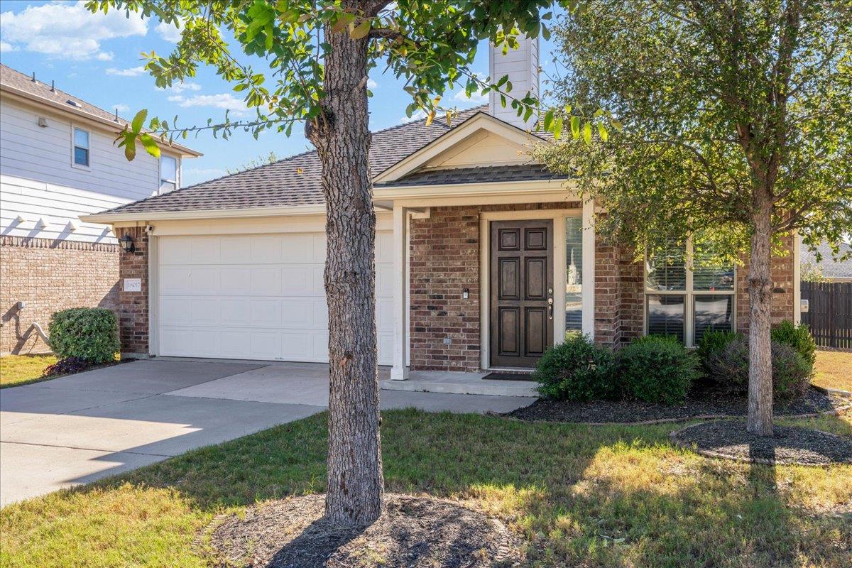 Listing photo 1 of 18017  Moreto Loop