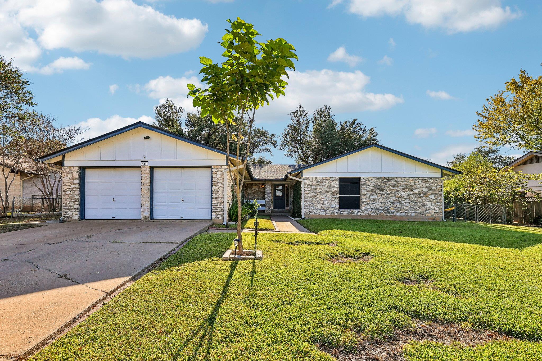 Mid-century ranch architecture gets defined by te