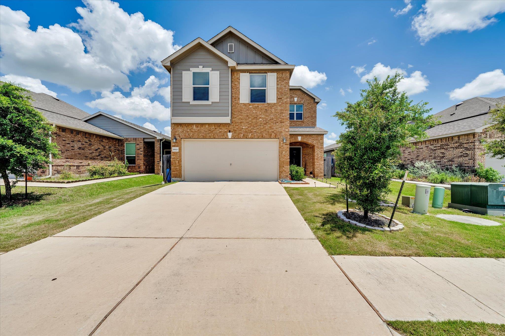 Listing photo 1 of 18920  Lady Bird Johnson St