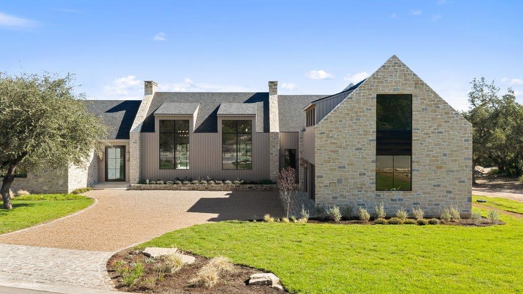 Striking contemporary architecture pairs native s