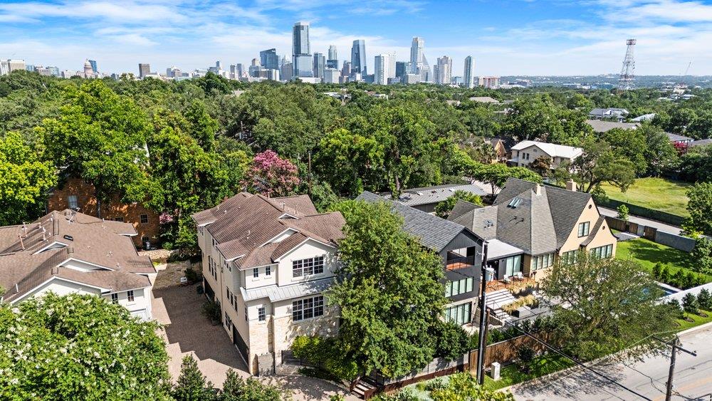 A striking neighborhood setting offers impressive