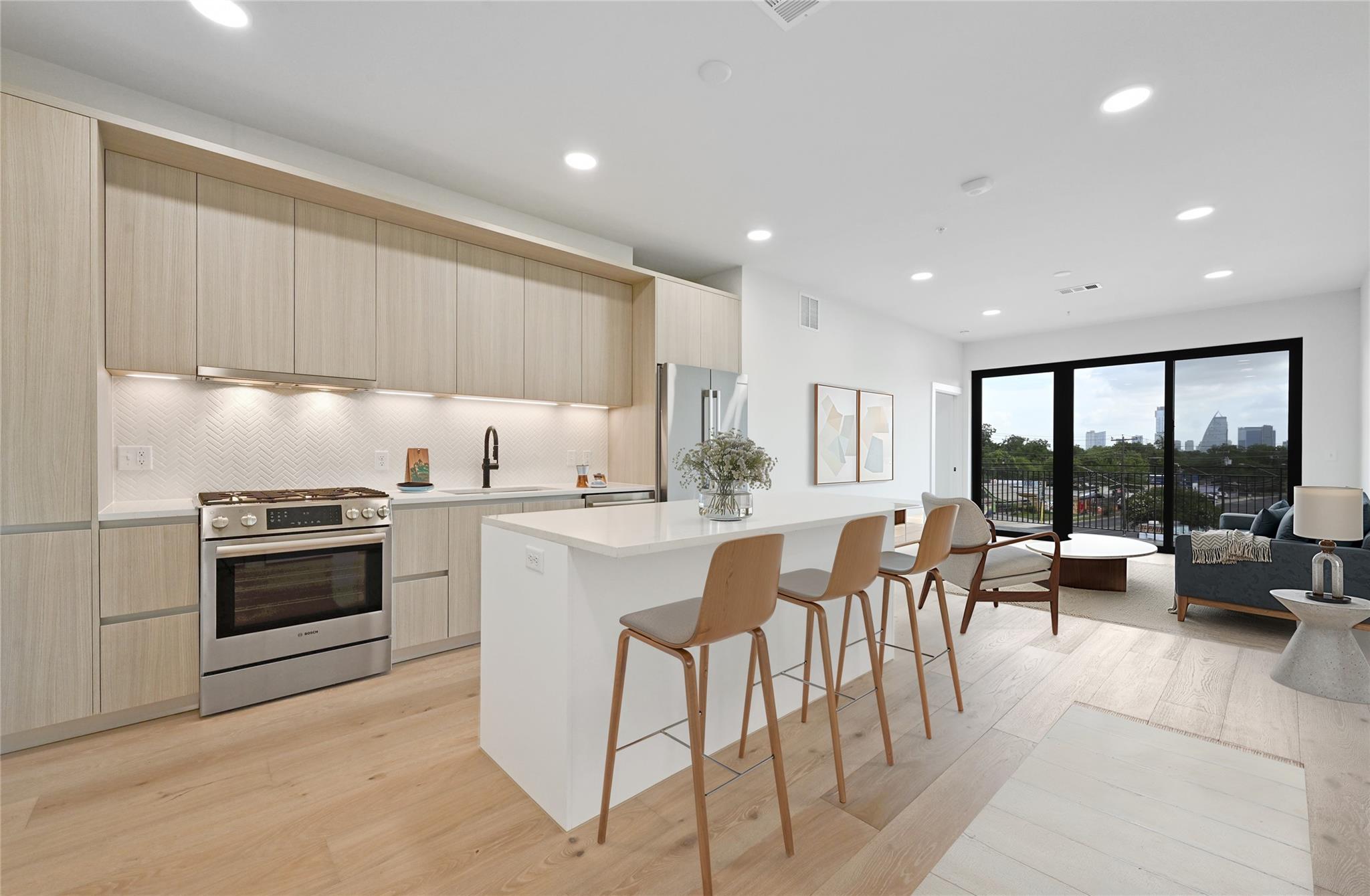 Listing photo 1 of 2209 S 1st St  #309