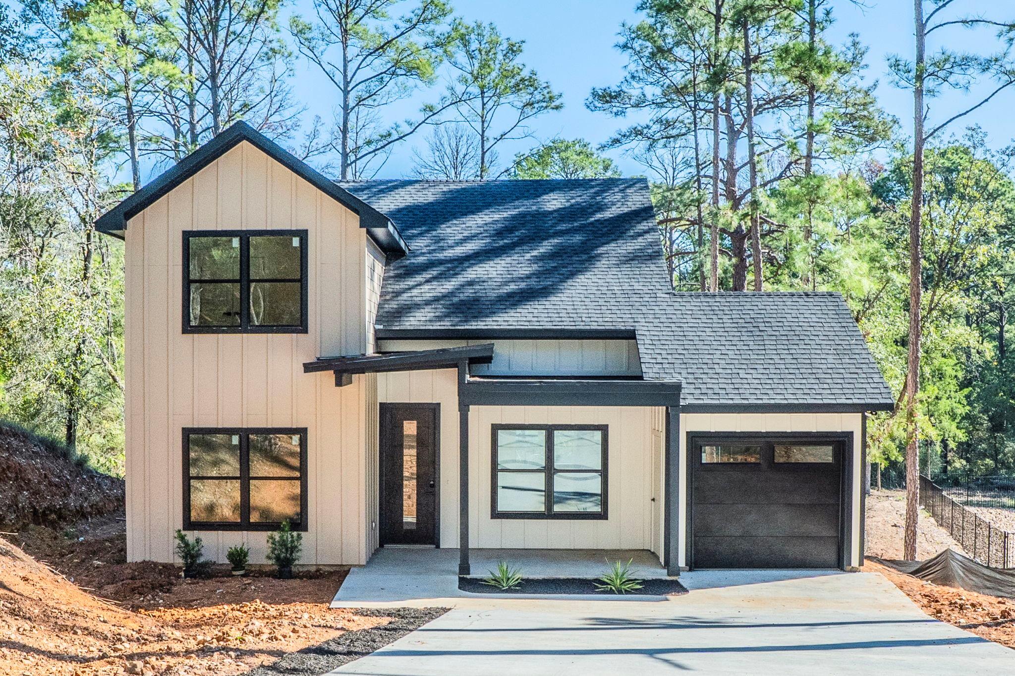 Board and batten siding pairs beautifully with da