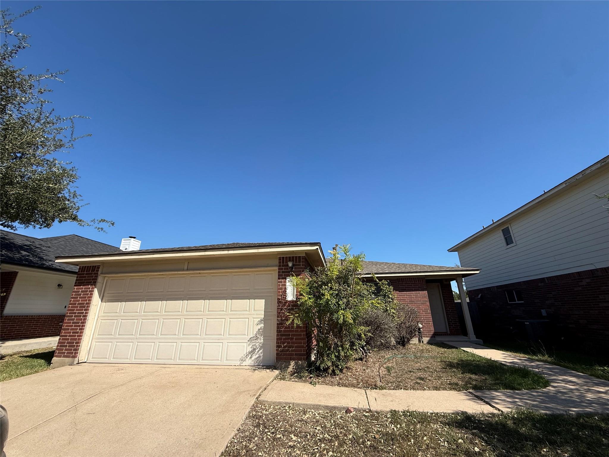 Listing photo 1 of 3913  Haleys Way