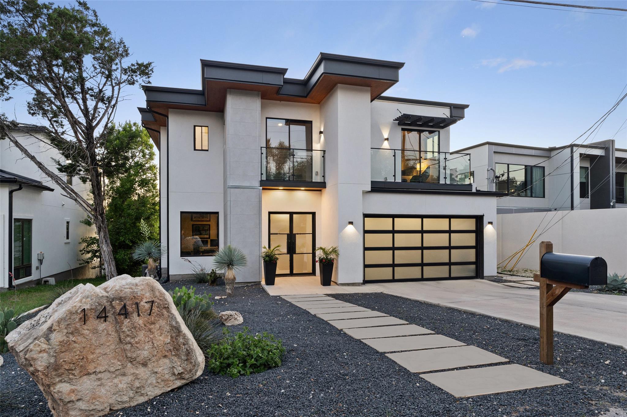 Listing photo 1 of 14417  Cochise Trl