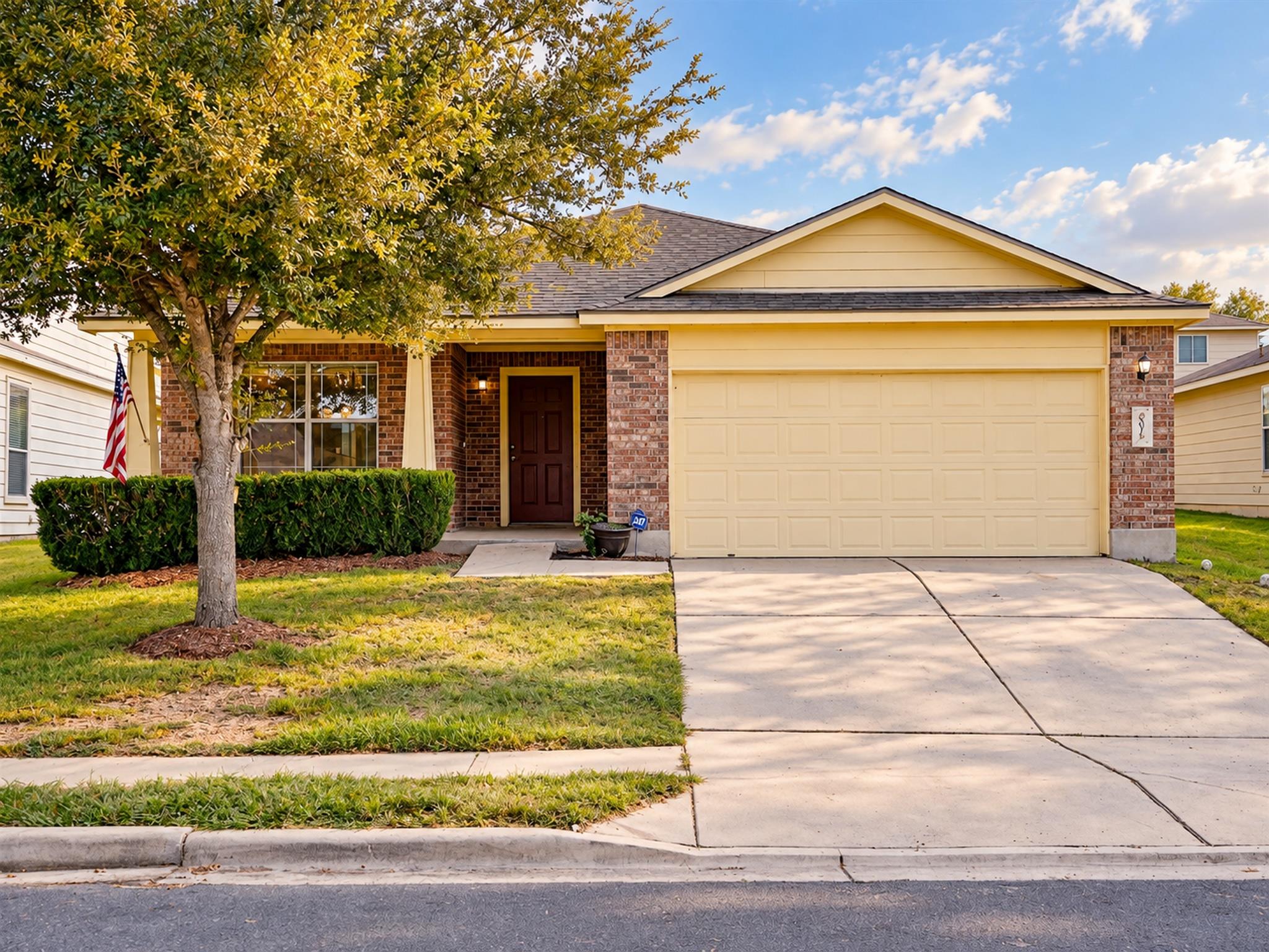Listing photo 1 of 6017  Nelson Oaks Dr