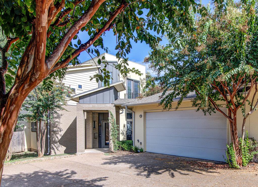 Listing photo 1 of 2620  Jefferson St  #B