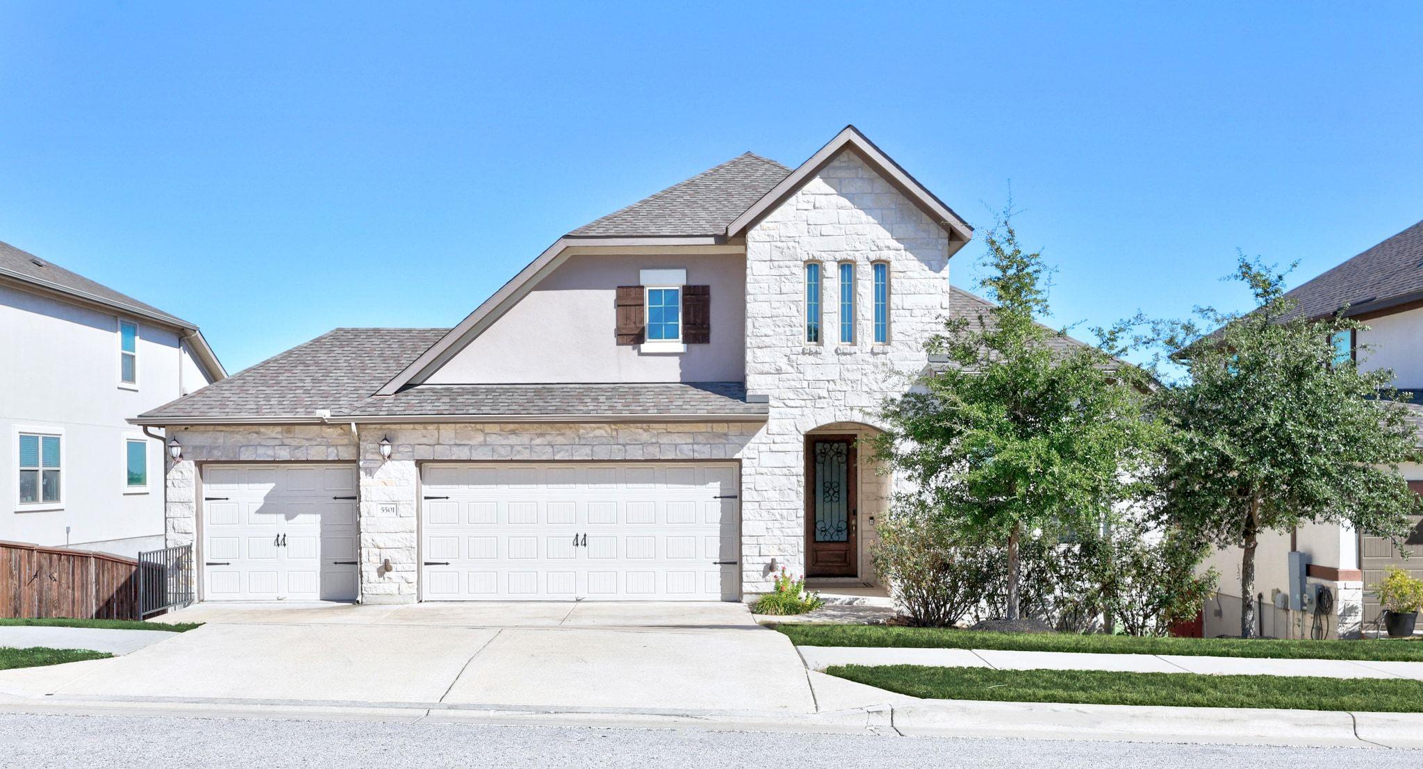 Listing photo 1 of 5501  La Canada Way