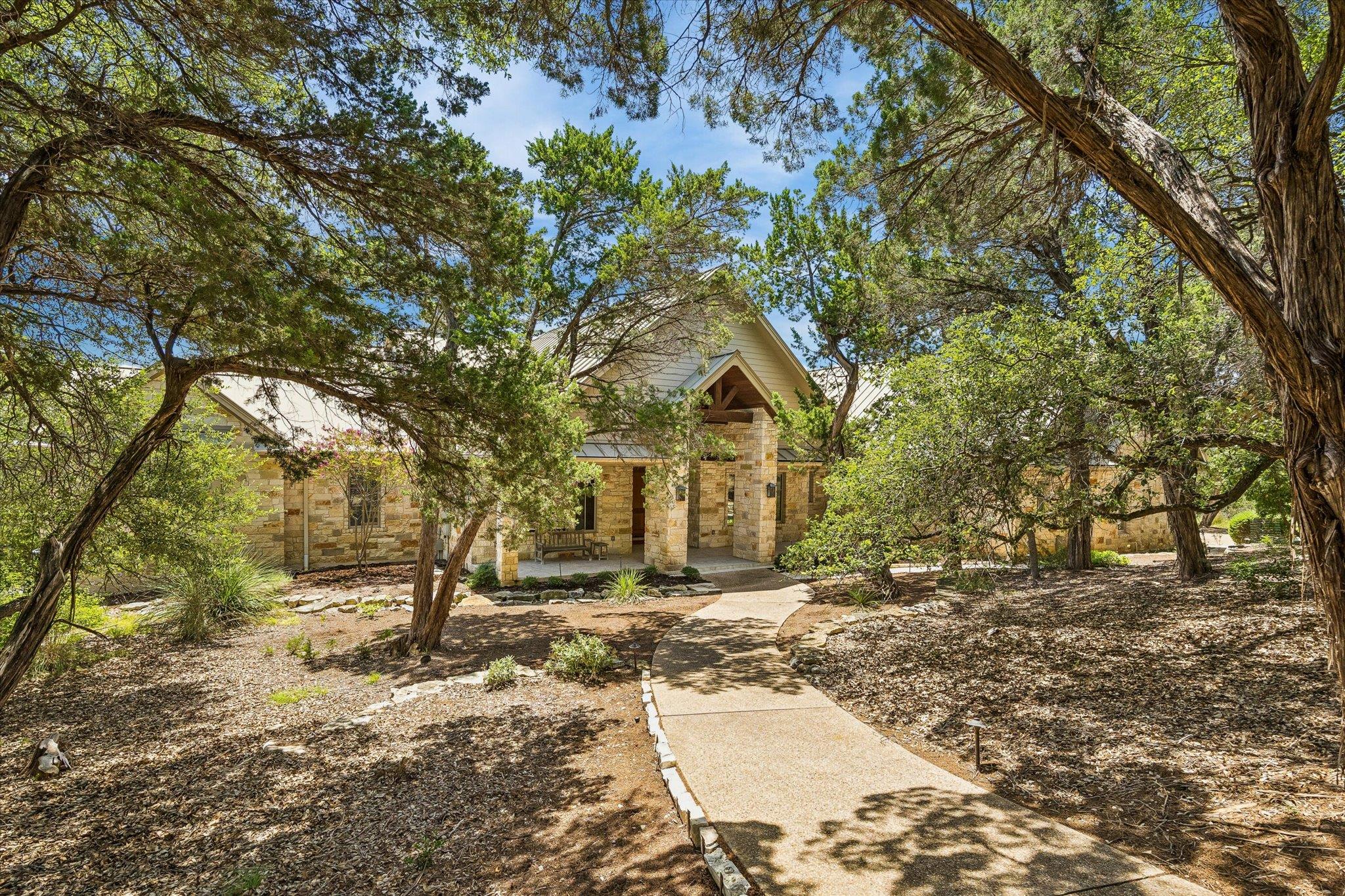 Listing photo 1 of 19586  Sandcastle Dr