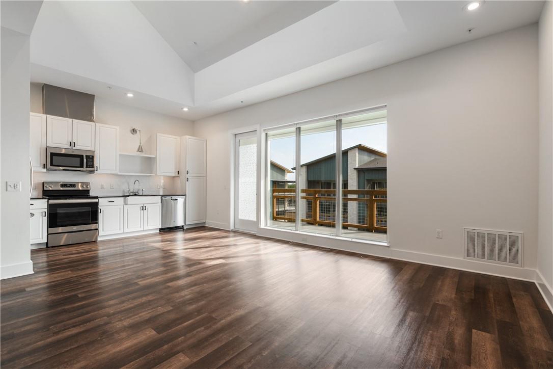 Listing photo 1 of 4704  Sunset Trl  #2303