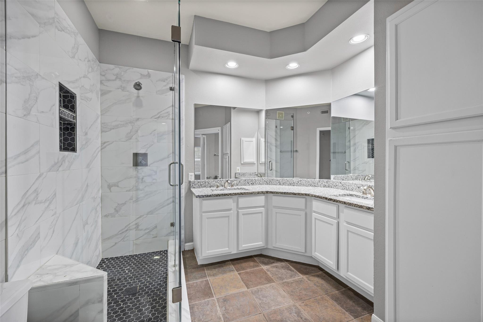 Listing photo 1 of 9525  CAPITAL OF TEXAS HWY N. None  #231