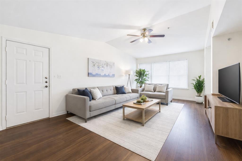 Listing photo 1 of 501 W 26th St  #314