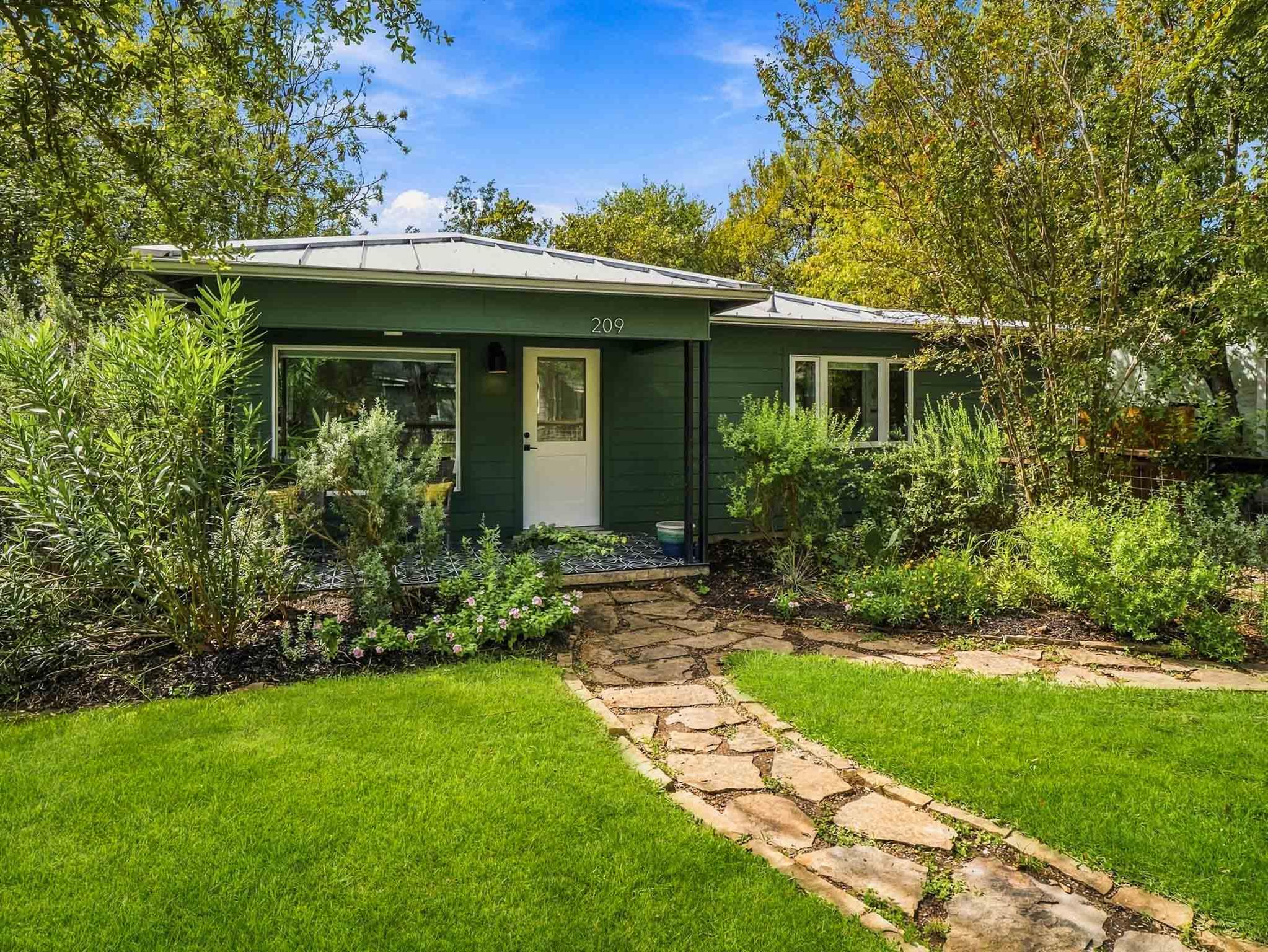 Listing photo 1 of 209  Nelray Blvd