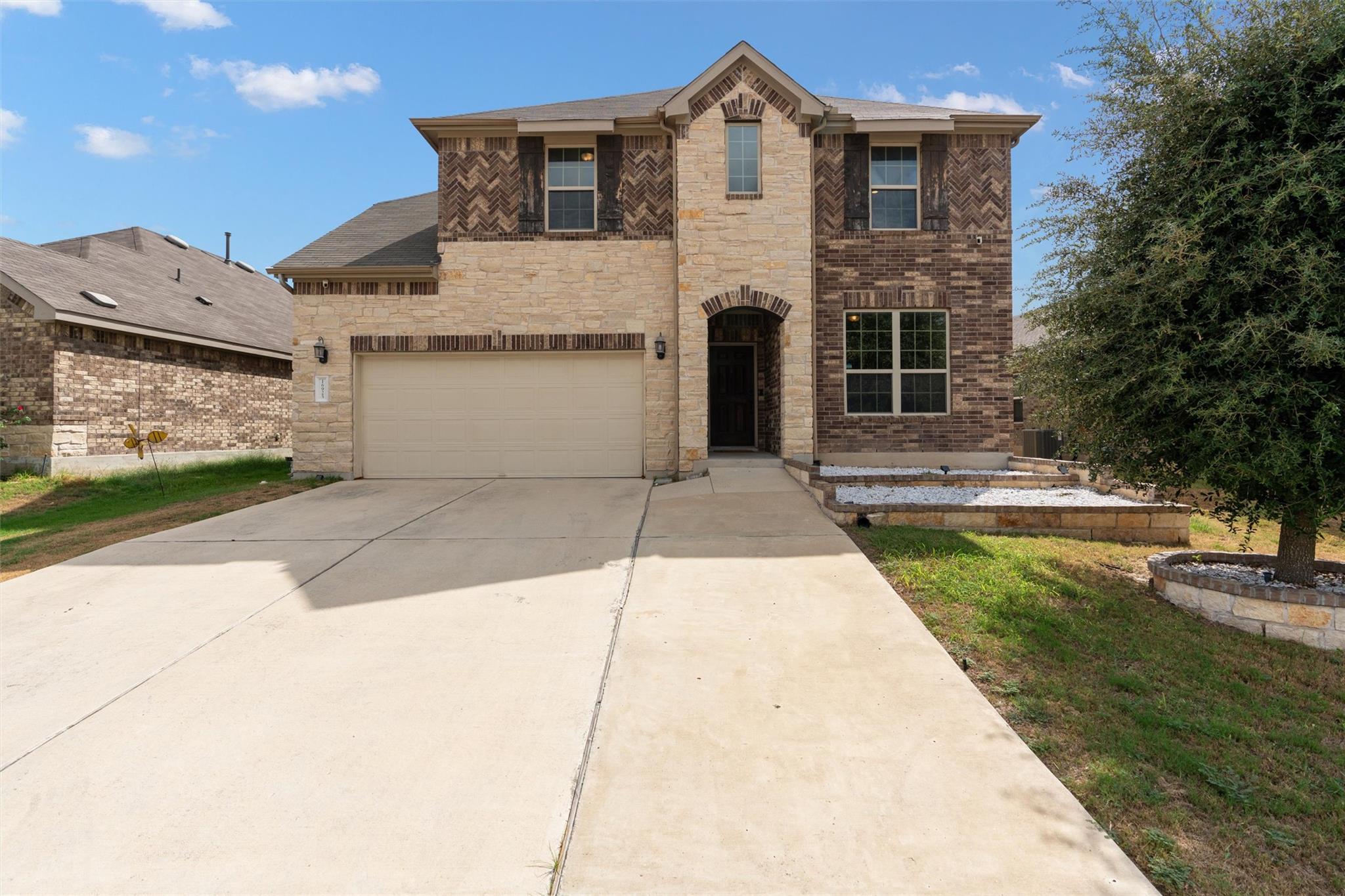 Listing photo 1 of 16925  Lathrop Ave