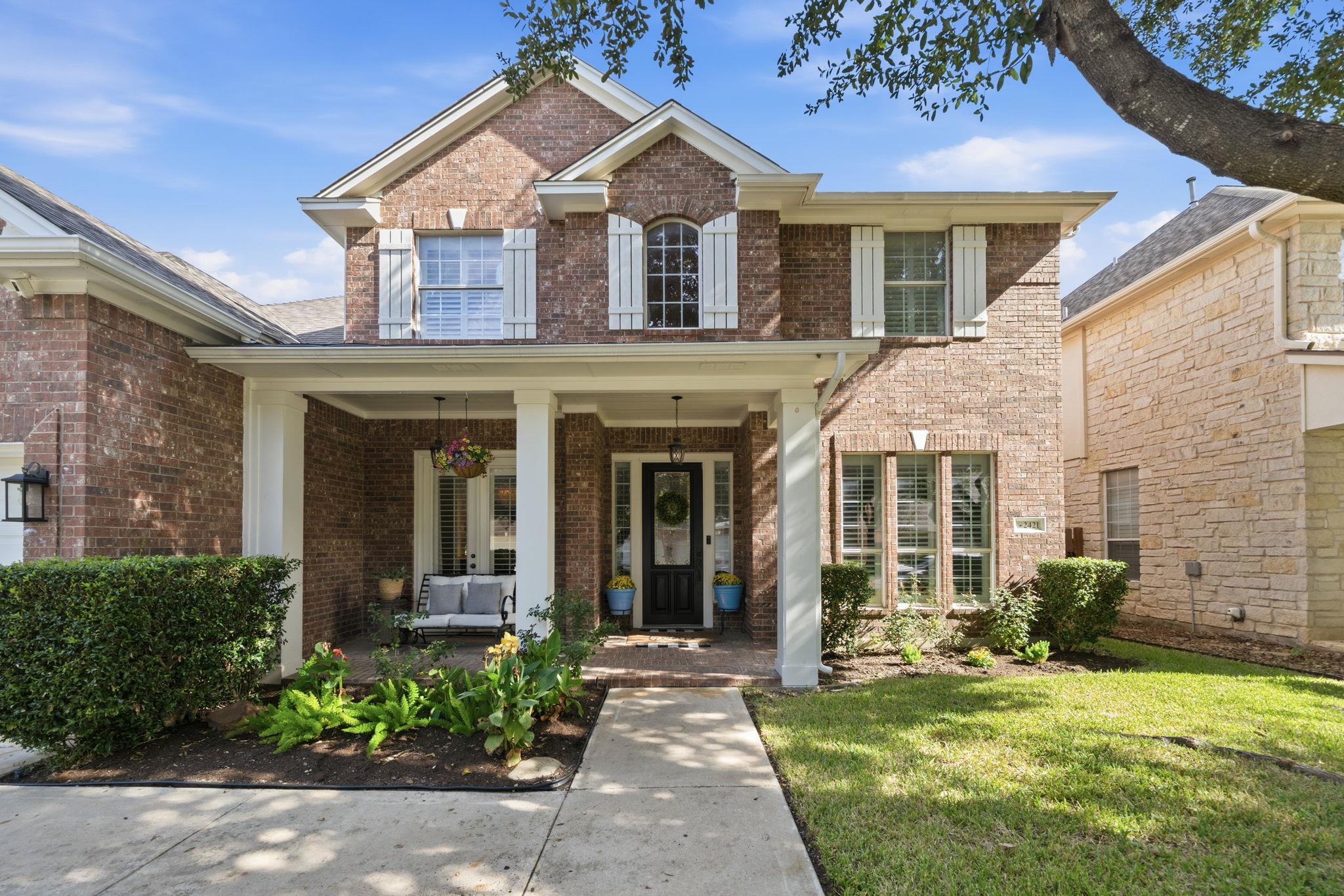 Listing photo 1 of 2421  Arbor Dr