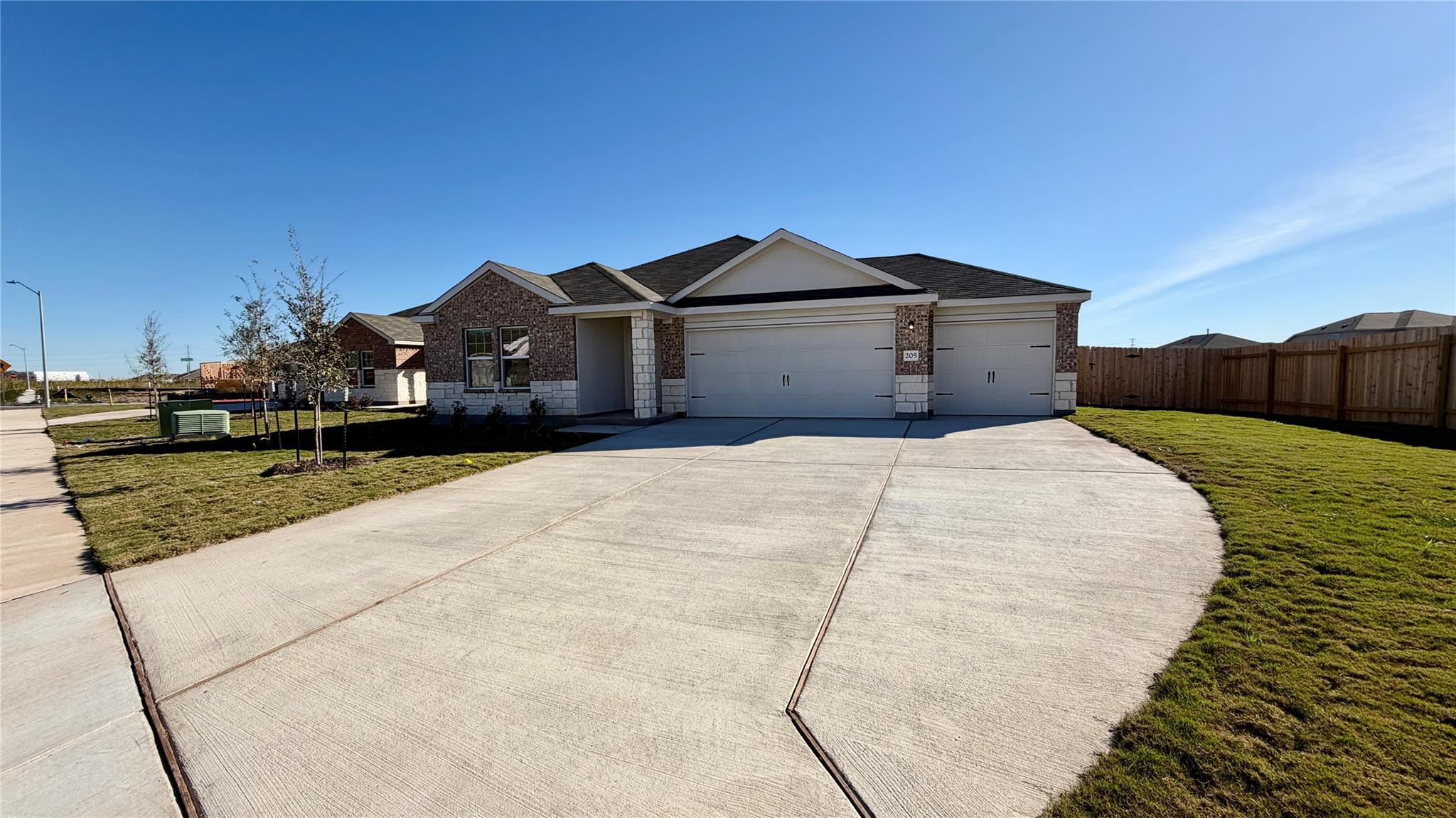 Listing photo 1 of 205  Corniche Cir