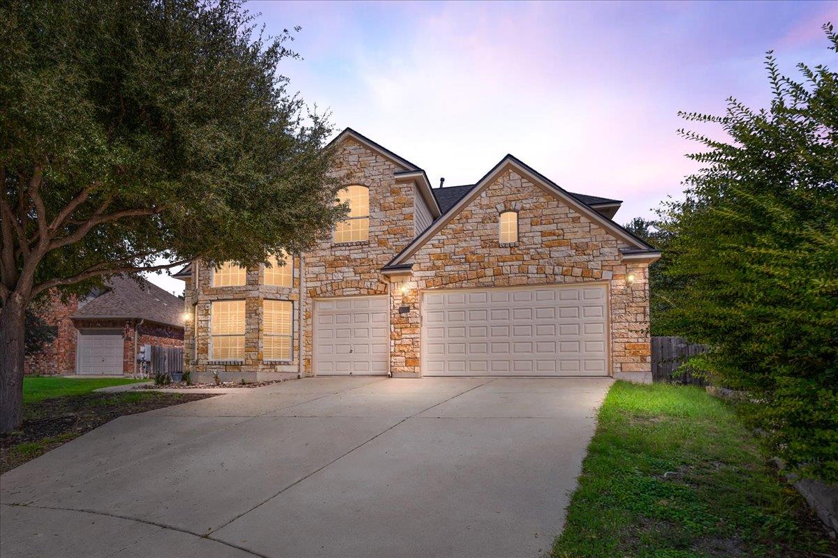 Listing photo 1 of 1602  Purple Sage Dr