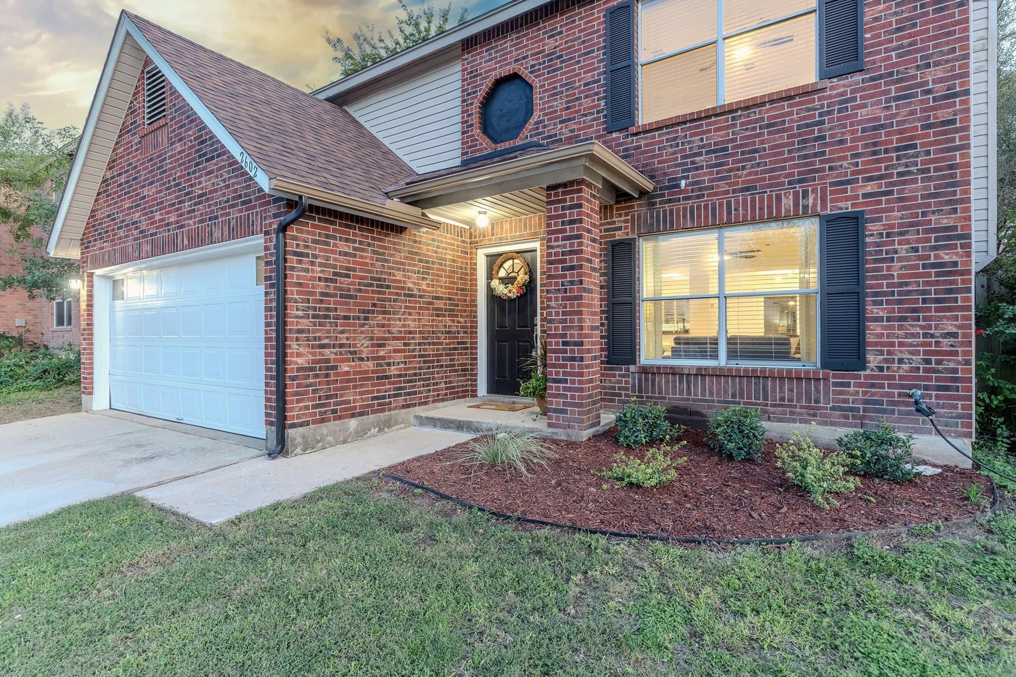 Listing photo 1 of 2602  Andres Way