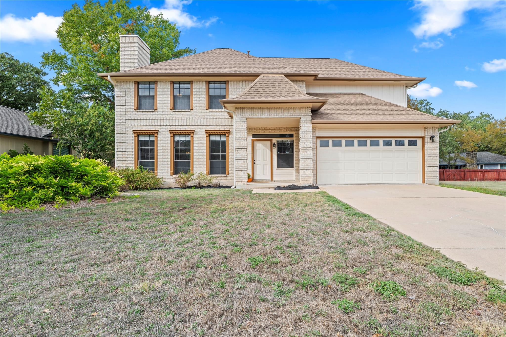 Listing photo 1 of 1804  Hunters Trl