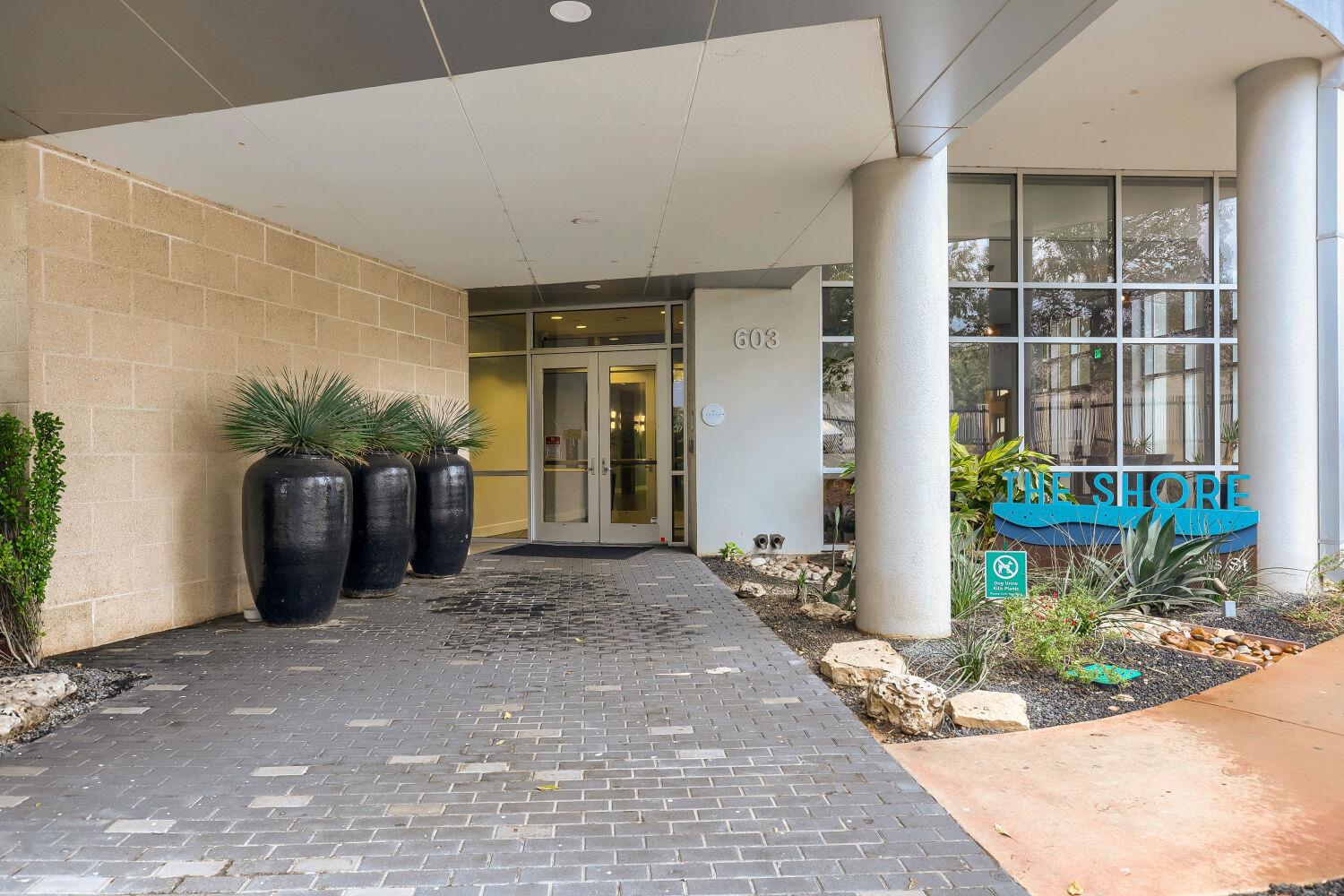Listing photo 1 of 603  Davis St  #2009