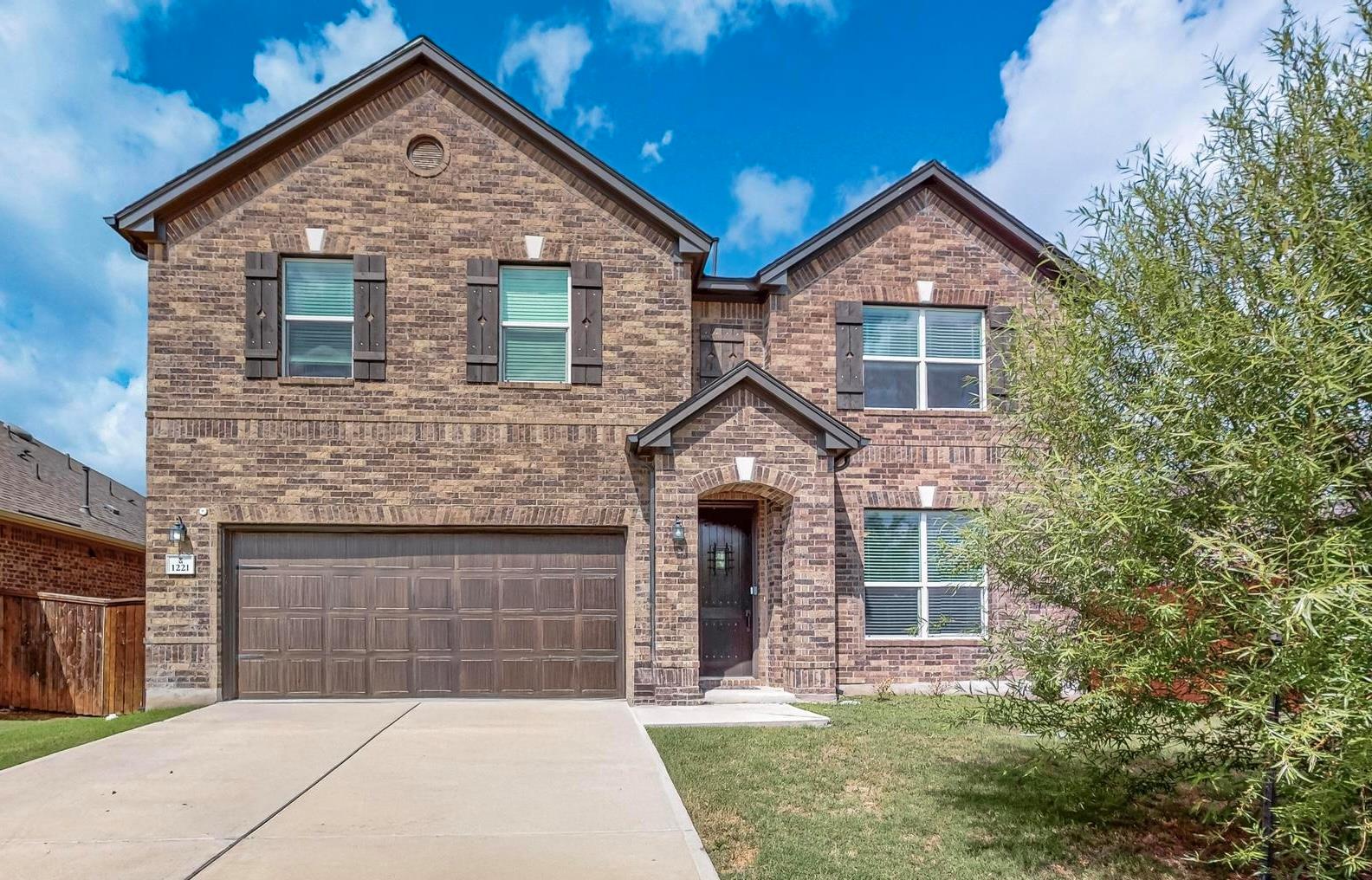 Listing photo 1 of 1221  Volente Ln