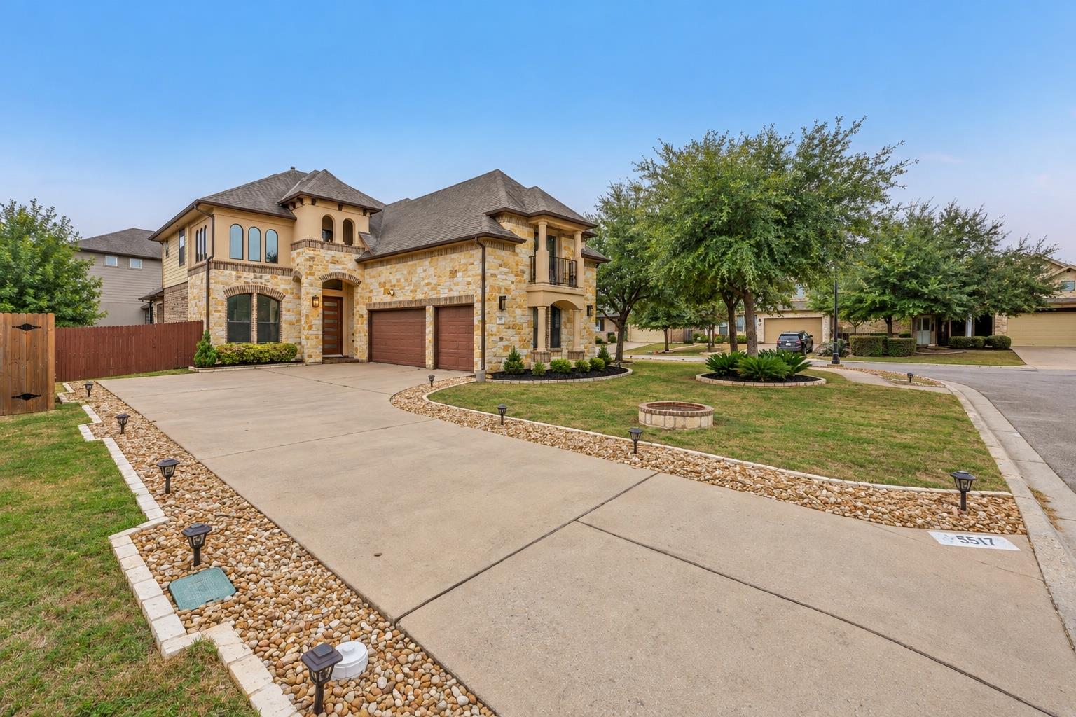 Listing photo 1 of 5517  Pincushion Daisy Dr