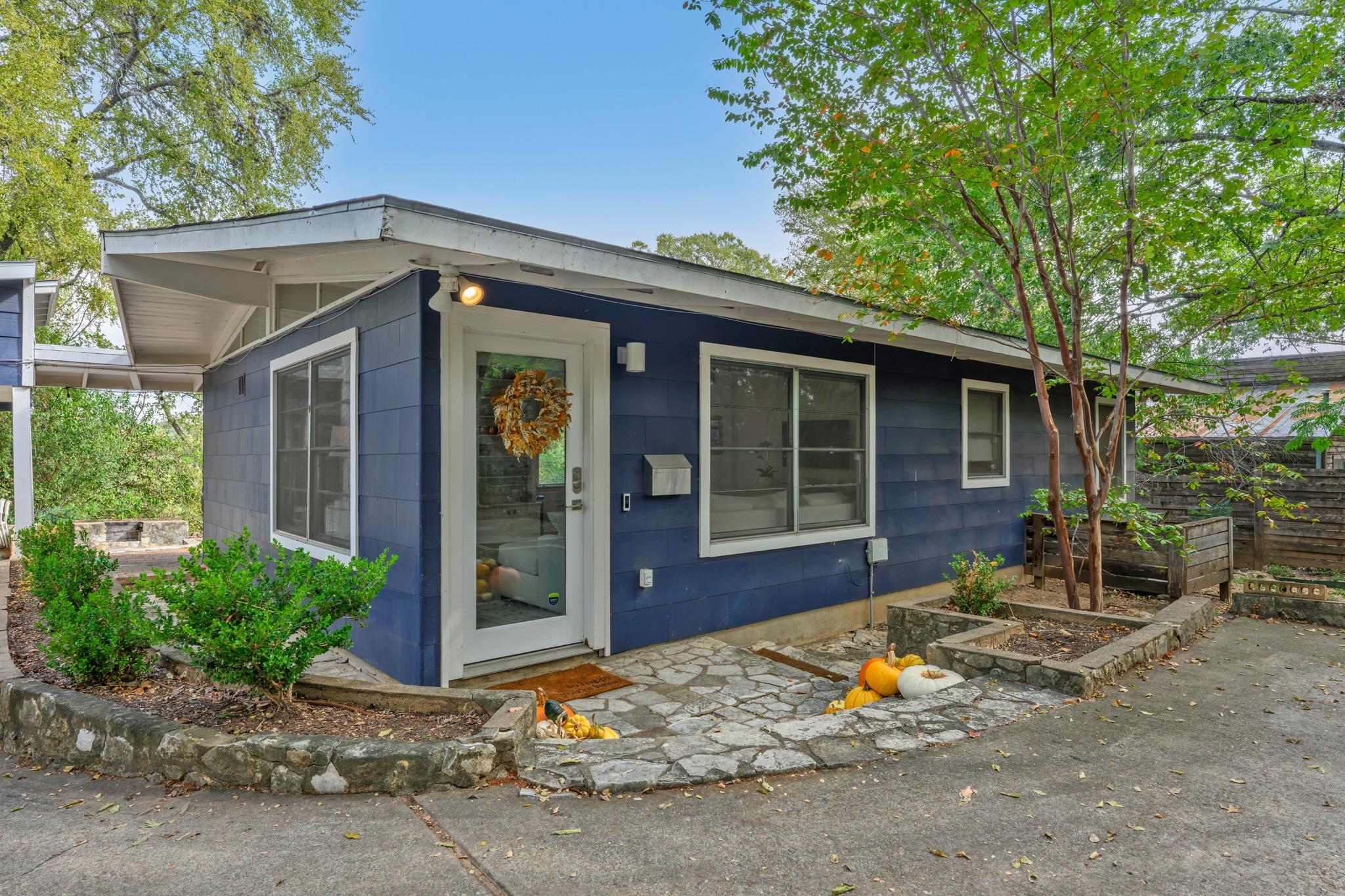 Listing photo 1 of 1404 W 32nd St